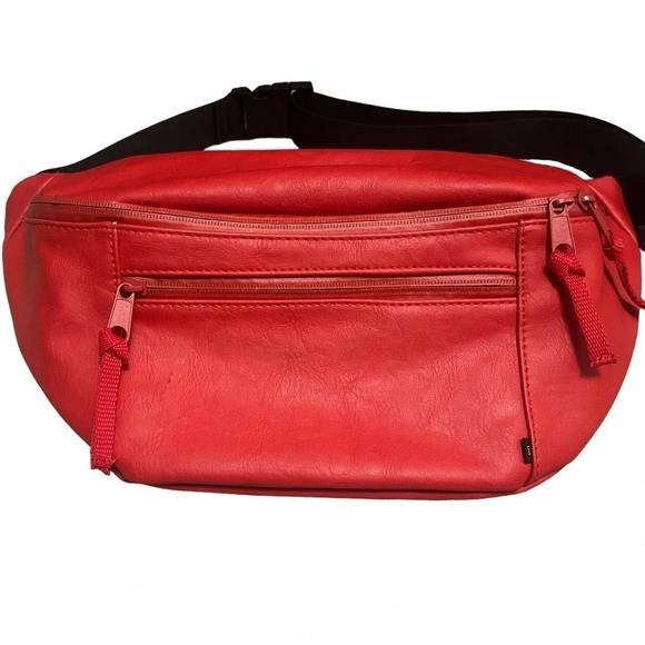 Giant urban outfitters fanny in fair condition couple of issues photographed - Picture 1 of 10